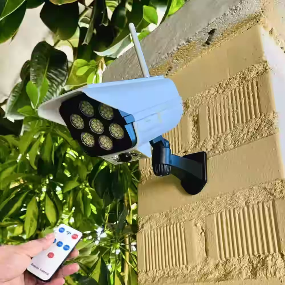 3x1 Foco Solar LED Tipo Cámara con Sensor de Movimiento - Mejora la iluminación exterior y ayuda a disuadir intrusos